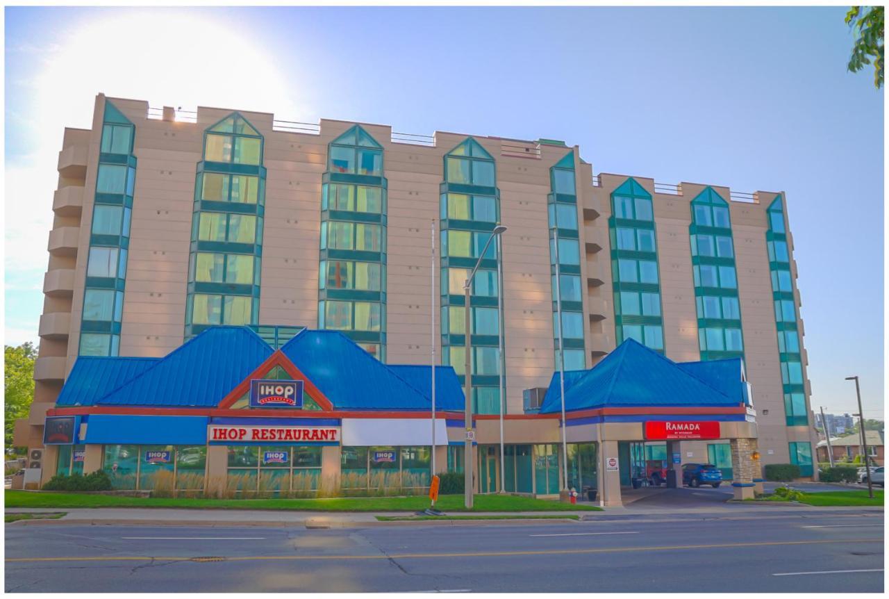 Ramada By Wyndham Niagara Falls/Fallsview Exteriör bild