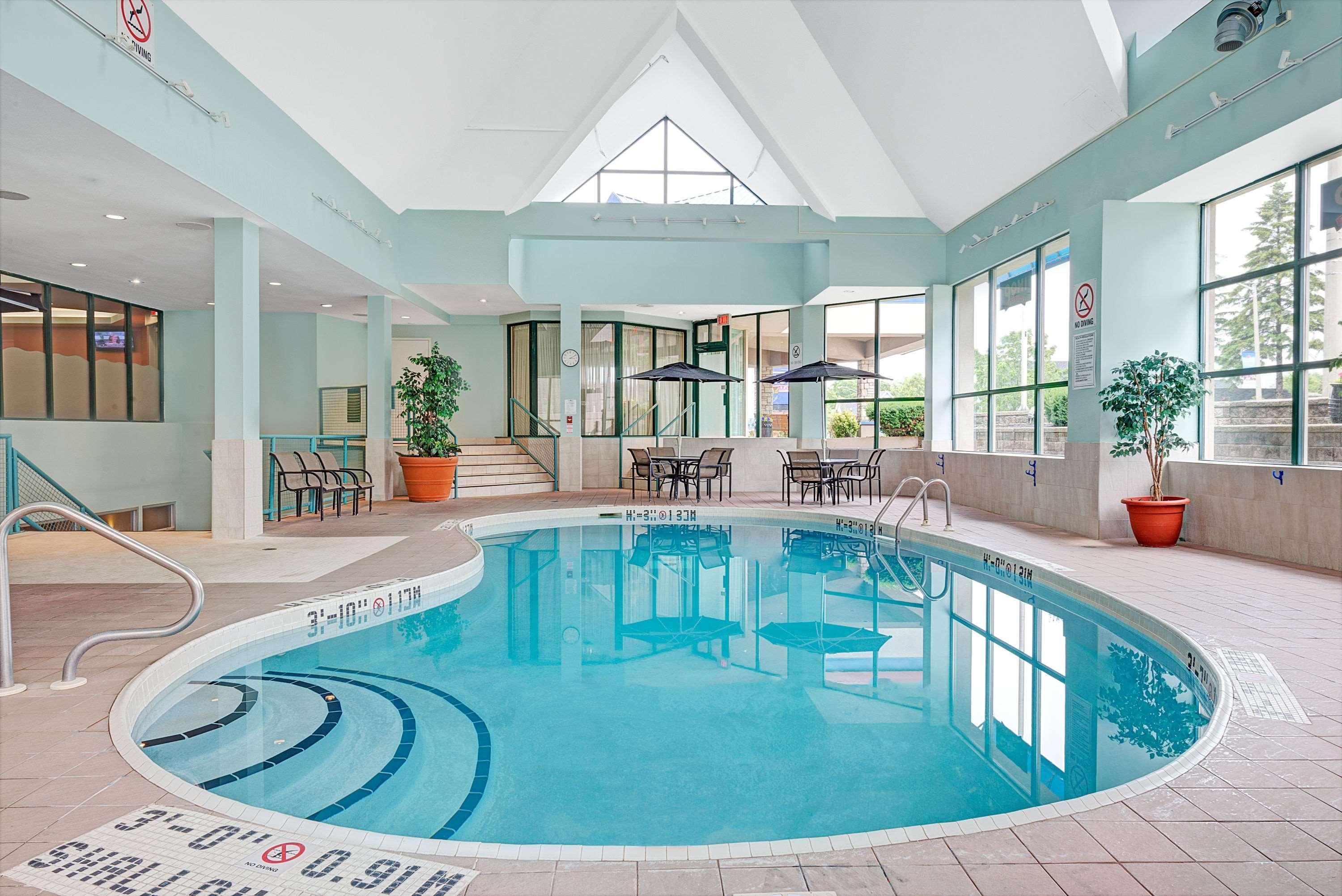 Ramada By Wyndham Niagara Falls/Fallsview Exteriör bild