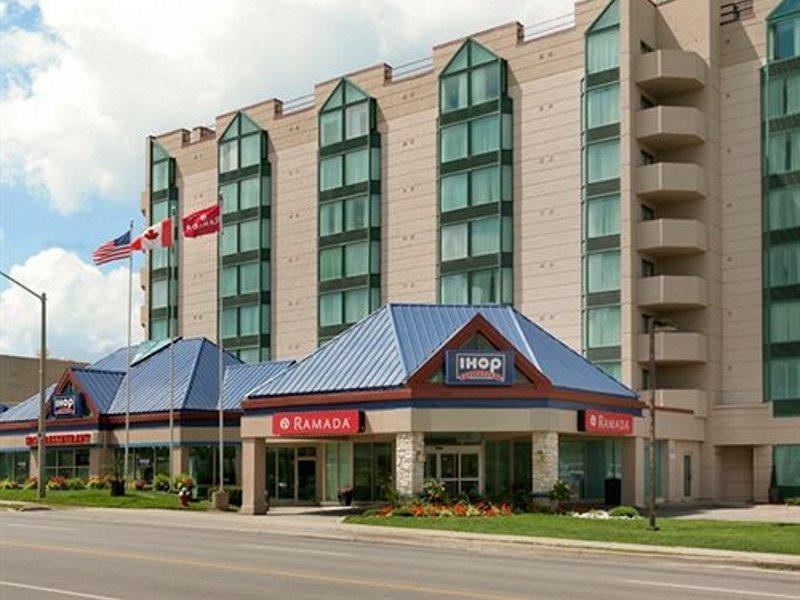 Ramada By Wyndham Niagara Falls/Fallsview Exteriör bild
