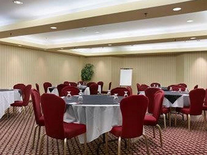 Ramada By Wyndham Niagara Falls/Fallsview Exteriör bild