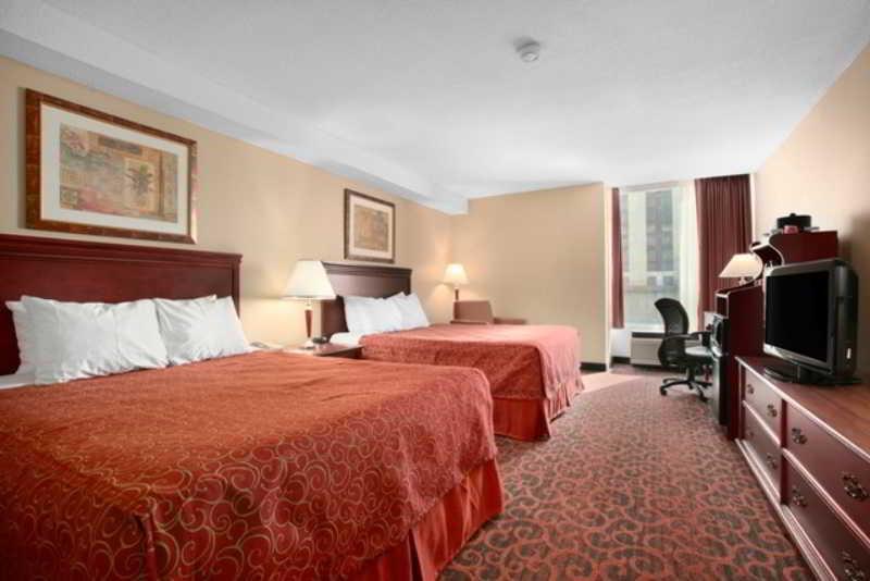 Ramada By Wyndham Niagara Falls/Fallsview Rum bild