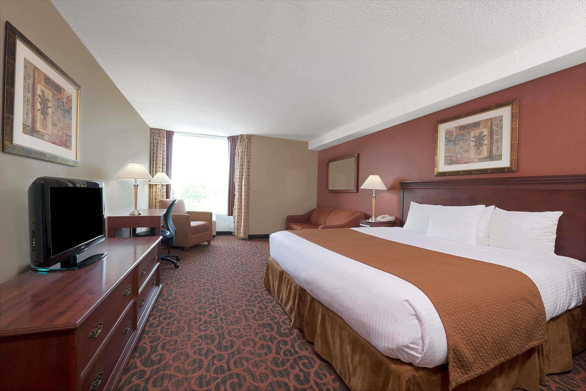 Ramada By Wyndham Niagara Falls/Fallsview Exteriör bild